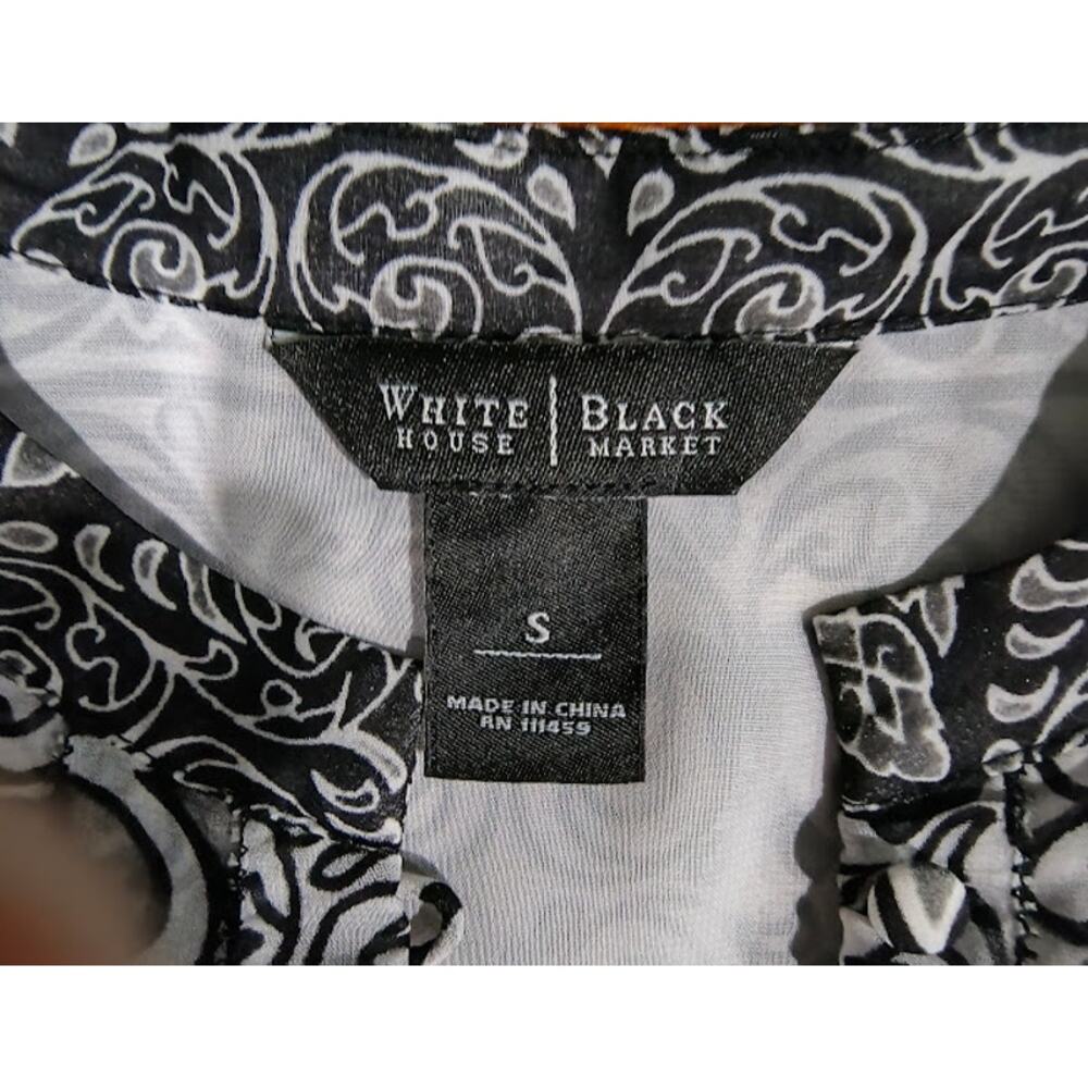 White House Black Market Blk & Wht Sleeveless Ruffled Top with Button Neck, Sz S - Picture 4 of 5